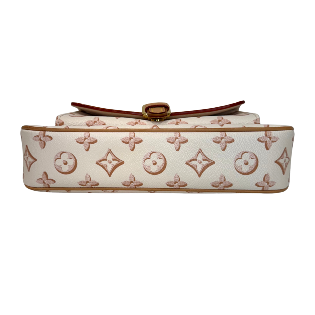 Louis Vuitton Monogram Fall For You Pochette Bag Ivory Coated Canvas Gold HW